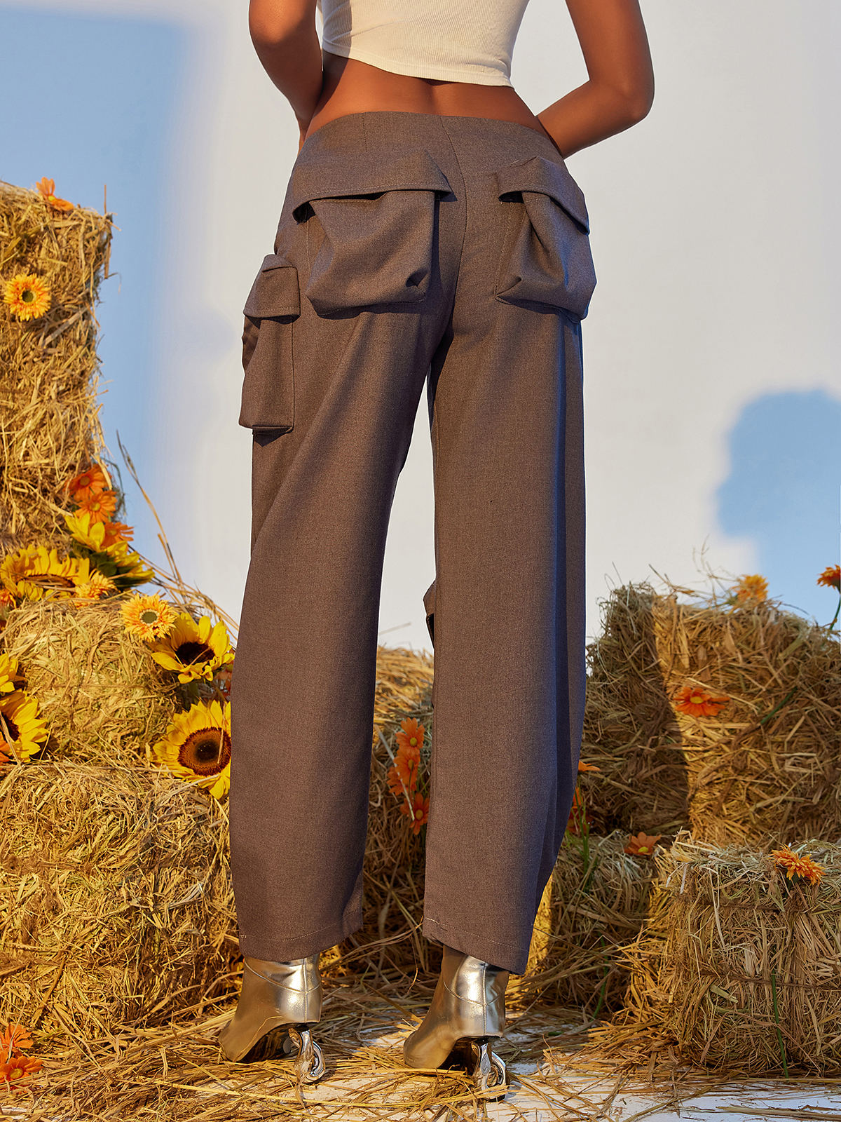 Leica Pockets Embellished Cargo Pants