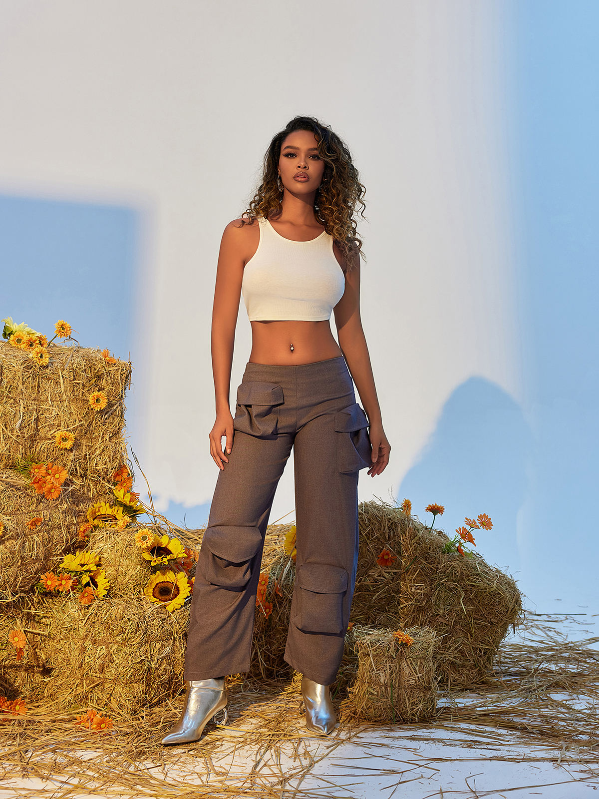 Leica Pockets Embellished Cargo Pants