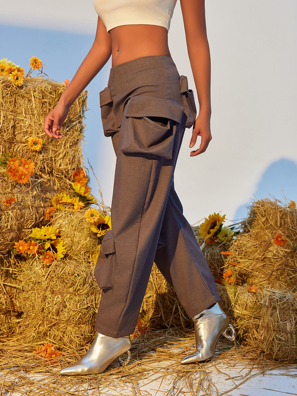 Leica Pockets Embellished Cargo Pants